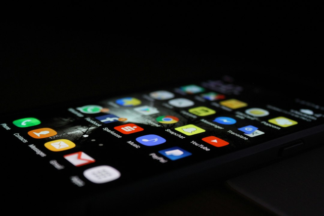 Celular con aplicaciones y herramientas digitales